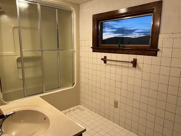 $2,400 | 16 A Stowe Road, Unit A, Southborough, MA 01772