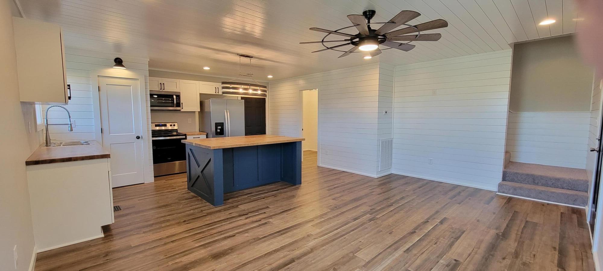 185 H Heaton Road Elizabethton, TN 37643 - Photo 11 of 33 Living to Kitchen