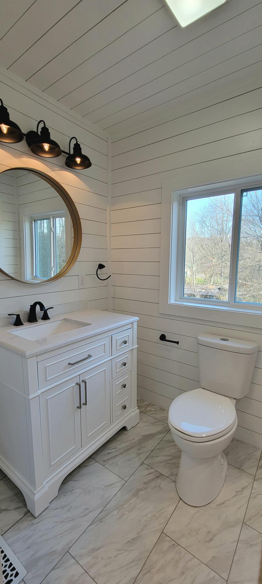 185 H Heaton Road Elizabethton, TN 37643 - Photo 18 of 33 Hall Bath