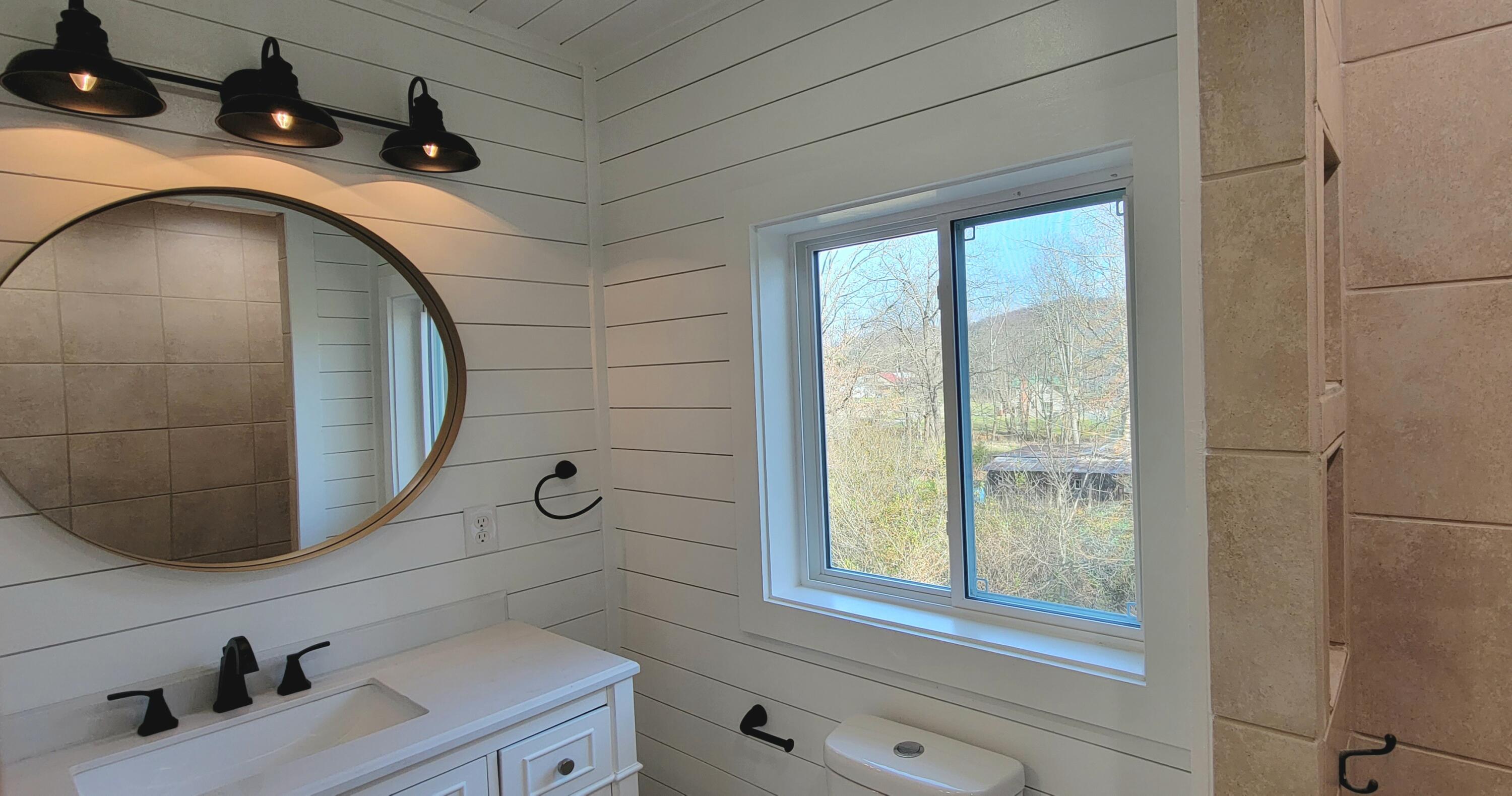 185 H Heaton Road Elizabethton, TN 37643 - Photo 19 of 33 Walk In Shower