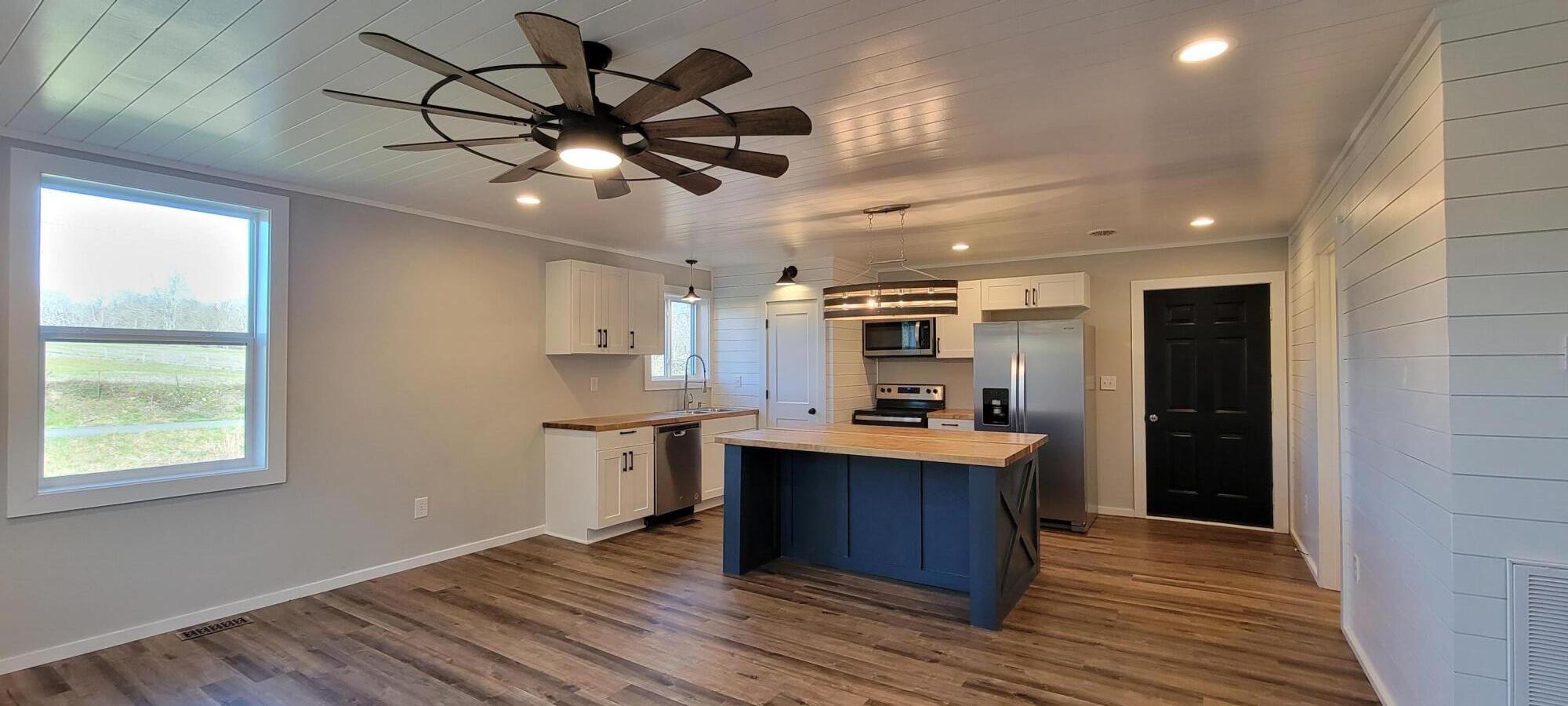 185 H Heaton Road Elizabethton, TN 37643 - Photo 7 of 33 Shiplap walls