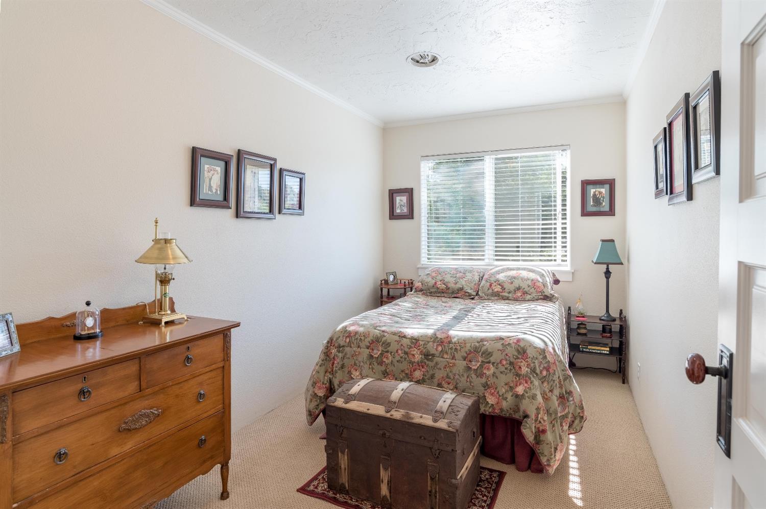 598 West Gregory Road Central Point, OR 97502 - Photo 9 of 30 Additional Photo