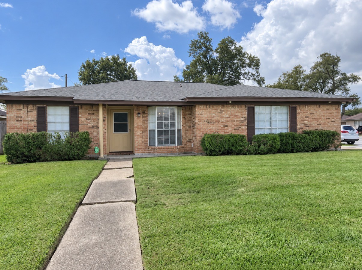 14702 Leming Court Houston, TX 77015 - Photo 1 of 3 Gallery Image 1