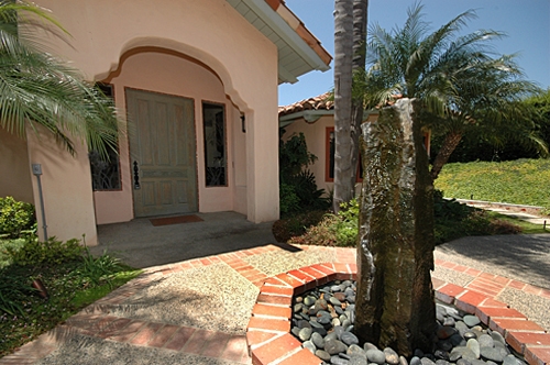 1736 Kings Road Vista, CA 92084 - Photo 2 of 25