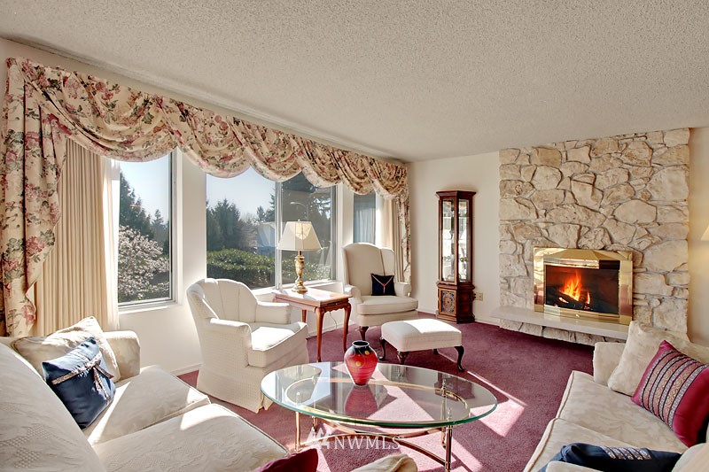 20221 107th Avenue Northeast Bothell, WA 98011 - Photo 2 of 21 Gallery Image 2