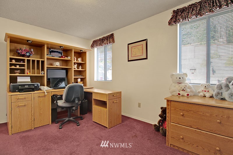 20221 107th Avenue Northeast Bothell, WA 98011 - Photo 11 of 21 Gallery Image 11