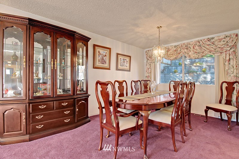 20221 107th Avenue Northeast Bothell, WA 98011 - Photo 4 of 21 Gallery Image 4
