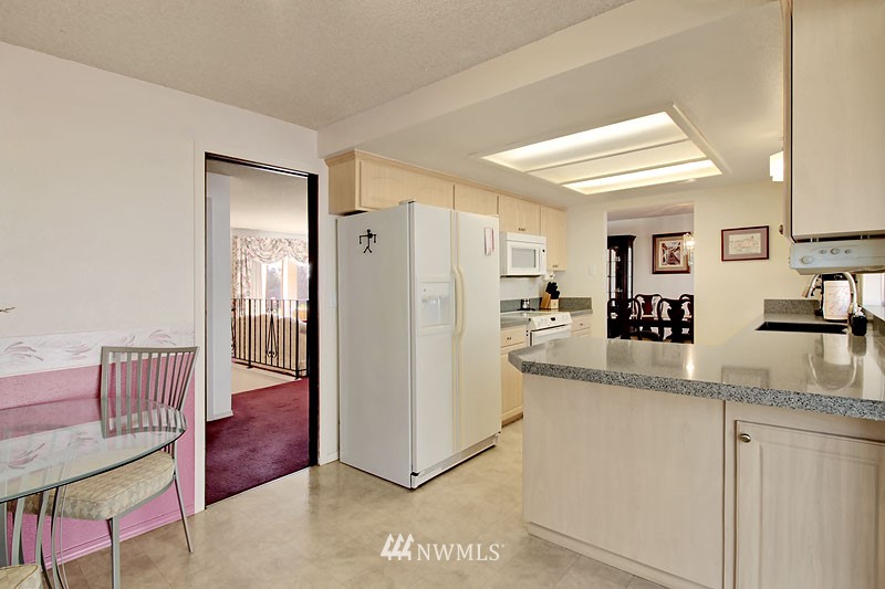 20221 107th Avenue Northeast Bothell, WA 98011 - Photo 6 of 21 Gallery Image 6