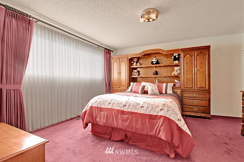 20221 107th Avenue Northeast Bothell, WA 98011 - Photo 8 of 21 Gallery Image 8