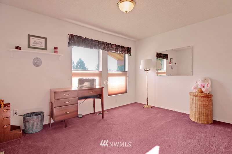 20221 107th Avenue Northeast Bothell, WA 98011 - Photo 10 of 21 Gallery Image 10