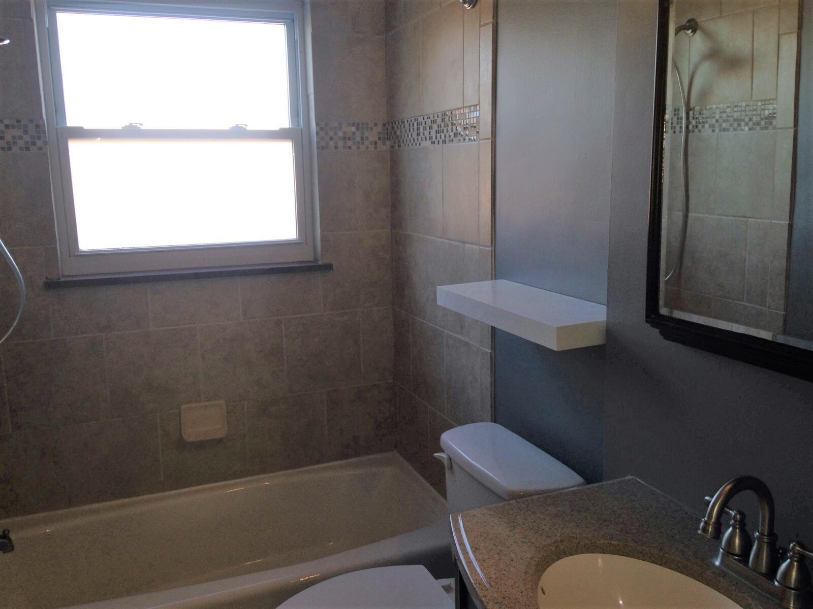 622-628 Chatham Road Columbus, OH 43214 - Photo 2 of 14 Unit 626 prior to rental