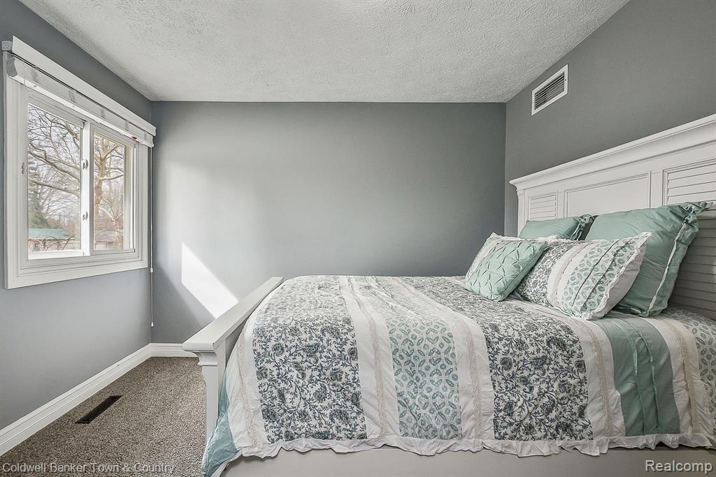 2400 Byrnes Road Lansing, MI 48906 - Photo 10 of 35 Gallery Image 10