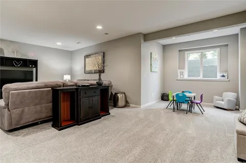 $575,000 | 19616 West 100th Terrace, Lenexa, KS 66220