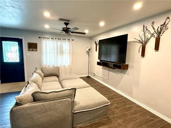 $4,200 | 235 Cypress Way West, Naples, FL 34110