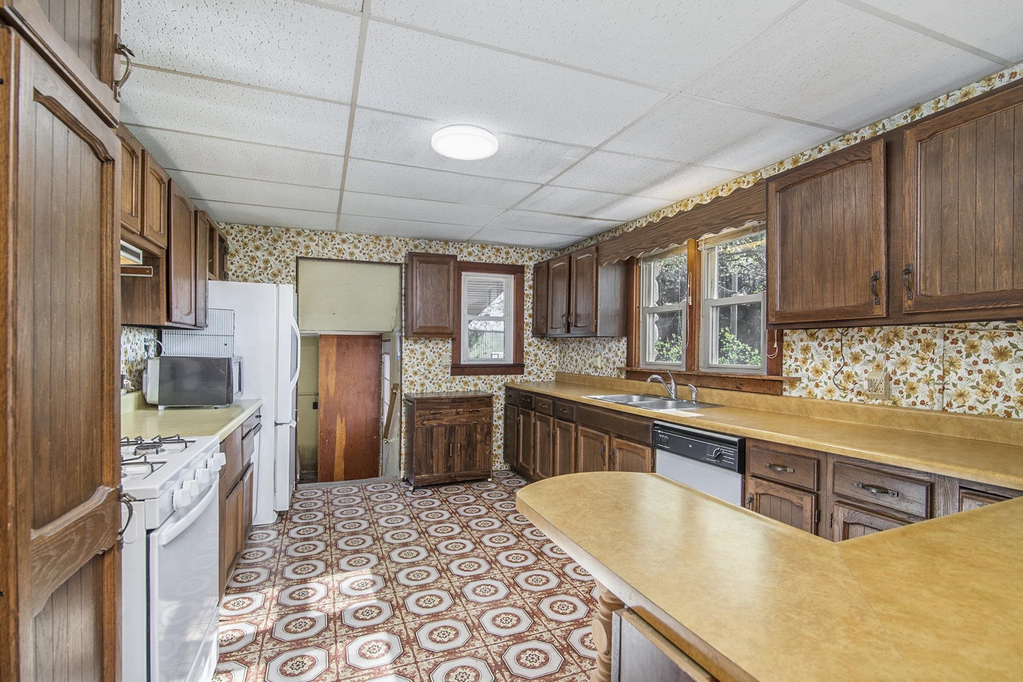 8029 Homestead Road Benzonia, MI 49616 - Photo 9 of 46
