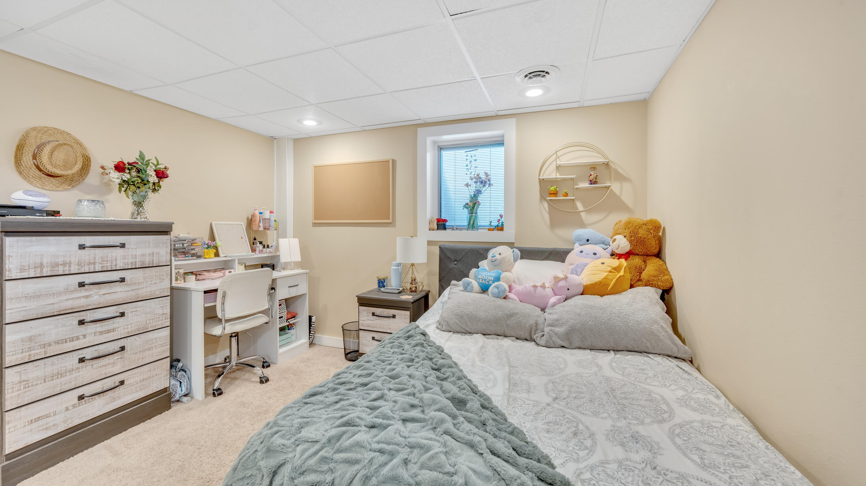 1436 West Washington Avenue Cleveland, WI 53015 - Photo 18 of 38 Bedroom Lower