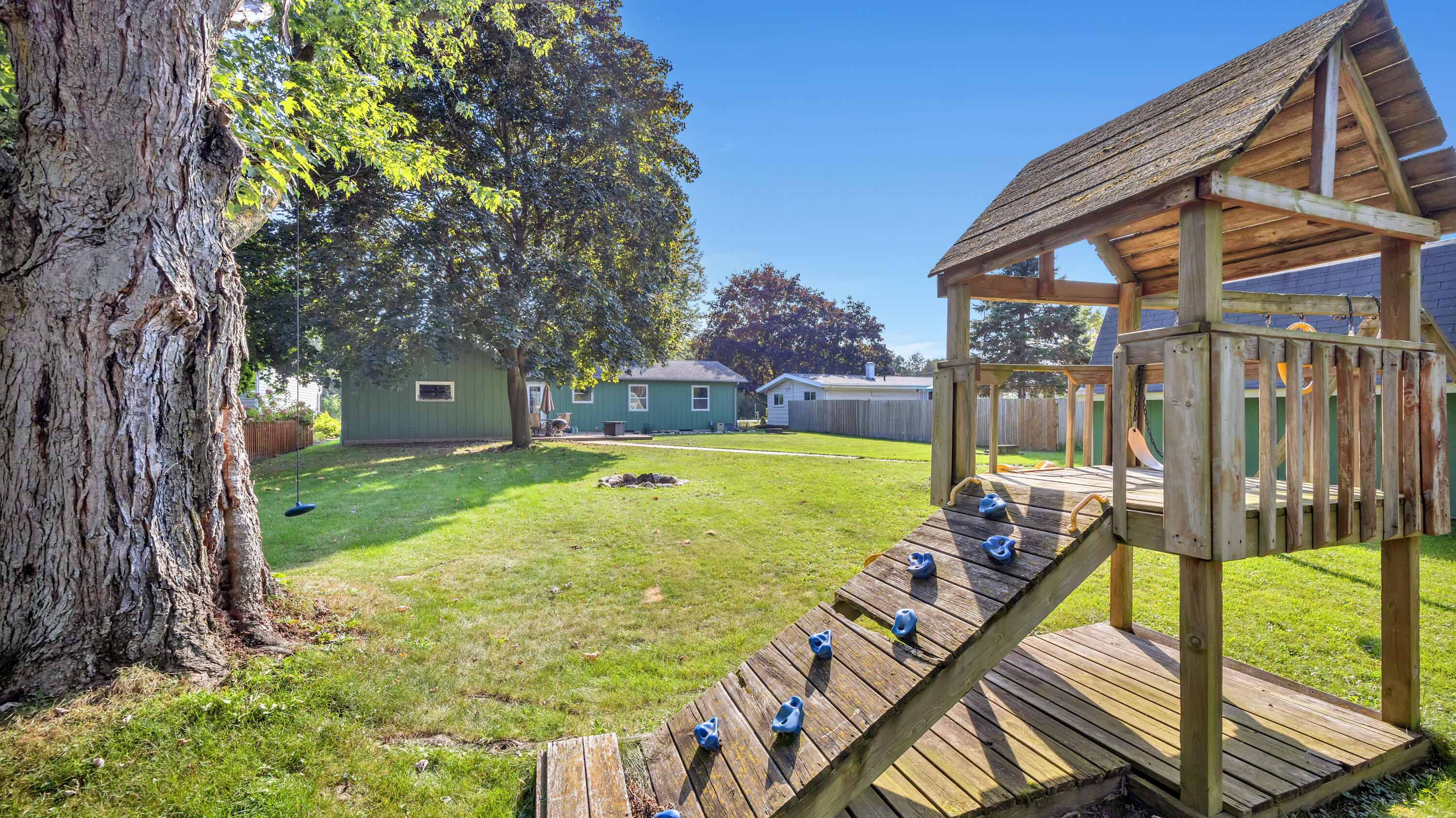 1436 West Washington Avenue Cleveland, WI 53015 - Photo 28 of 38 Backyard
