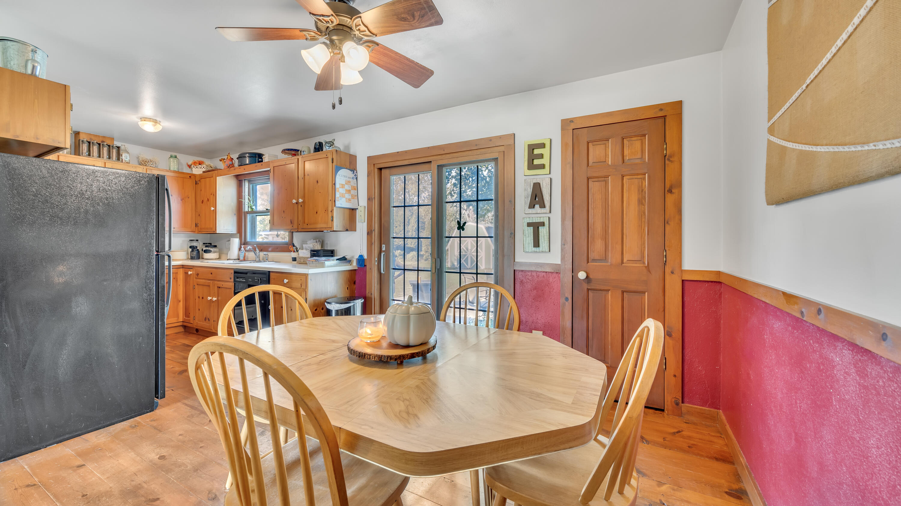 1436 West Washington Avenue Cleveland, WI 53015 - Photo 6 of 38 Dining Room