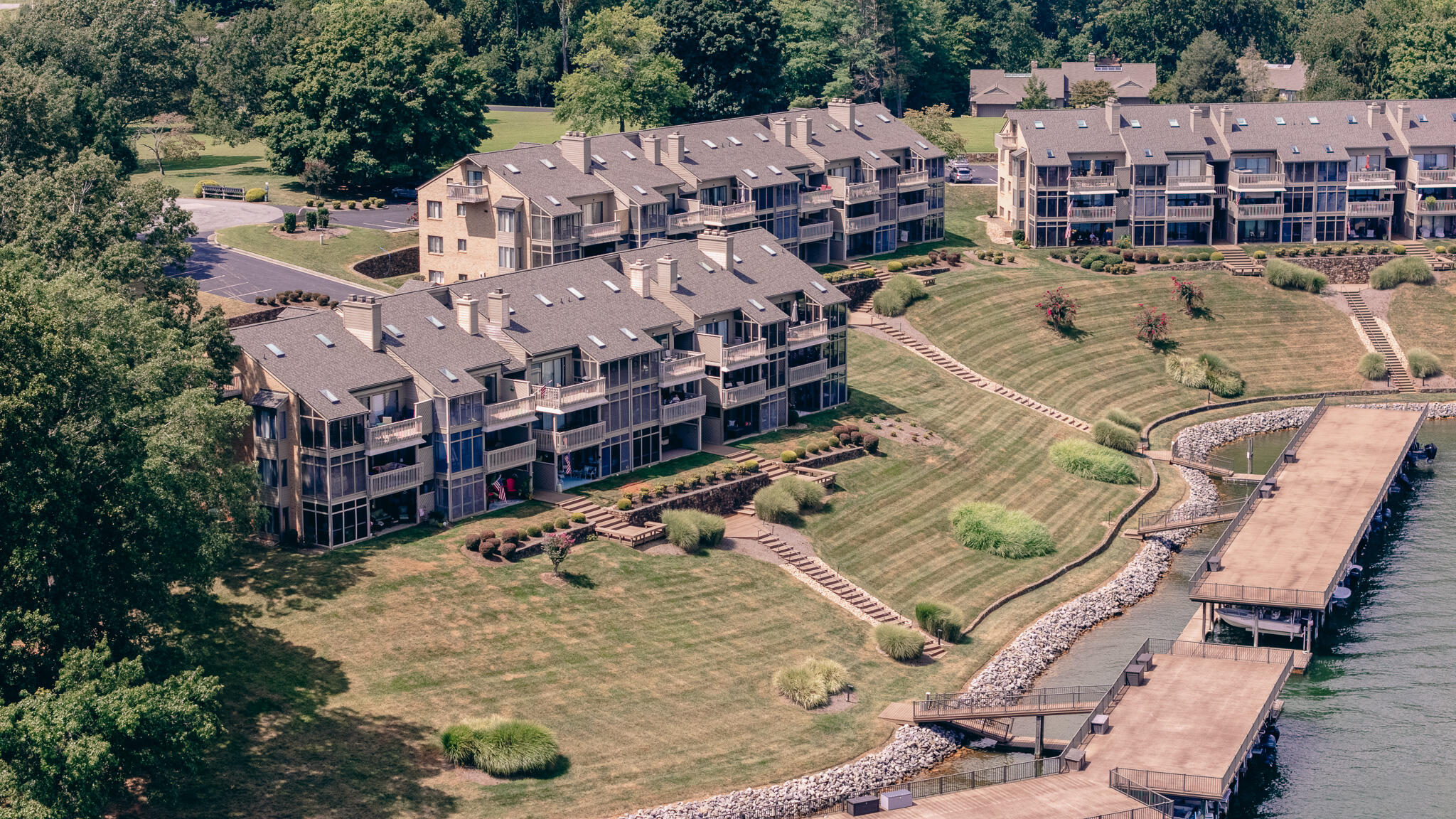 845 Gangplank Road, Unit 203 Moneta, VA 24121 - Photo 39 of 46 an aerial view of a building with a yard