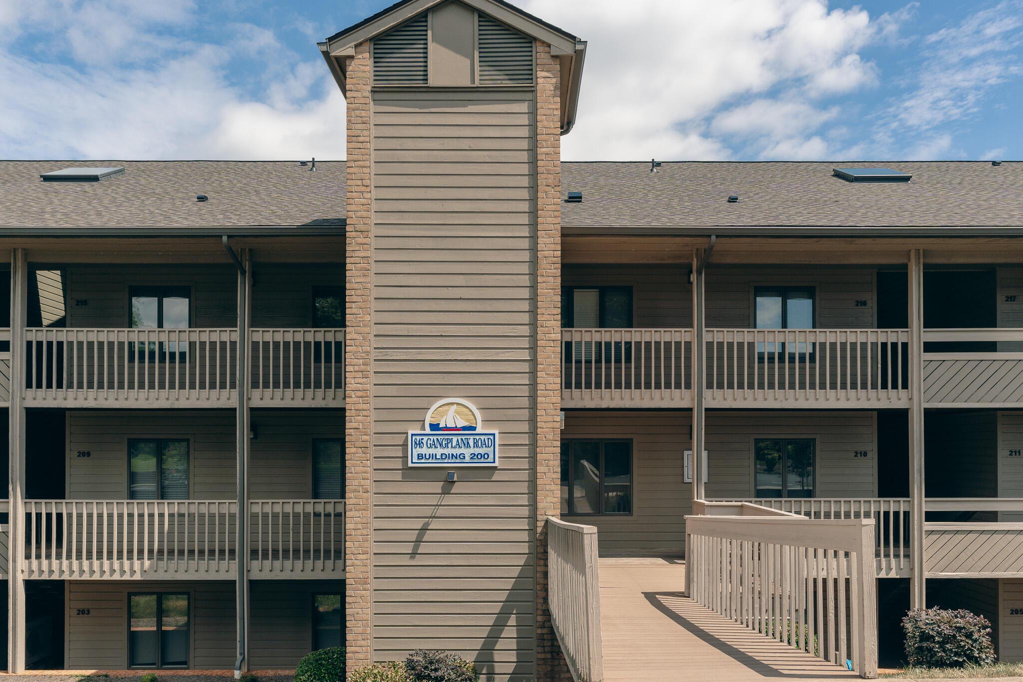 845 Gangplank Road, Unit 203 Moneta, VA 24121 - Photo 4 of 46 a front view of a house