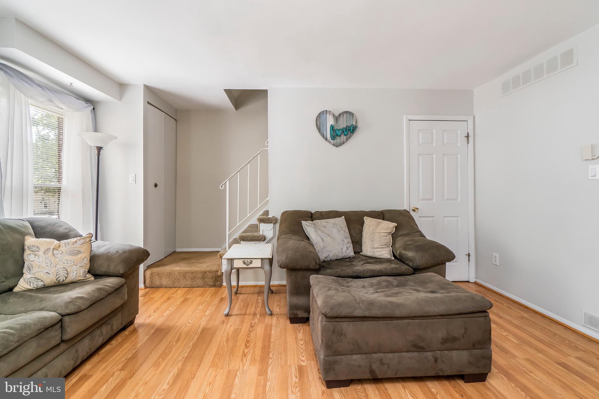 3501 Saluda Road Baltimore, MD 21236 - Photo 4 of 27 Living Room