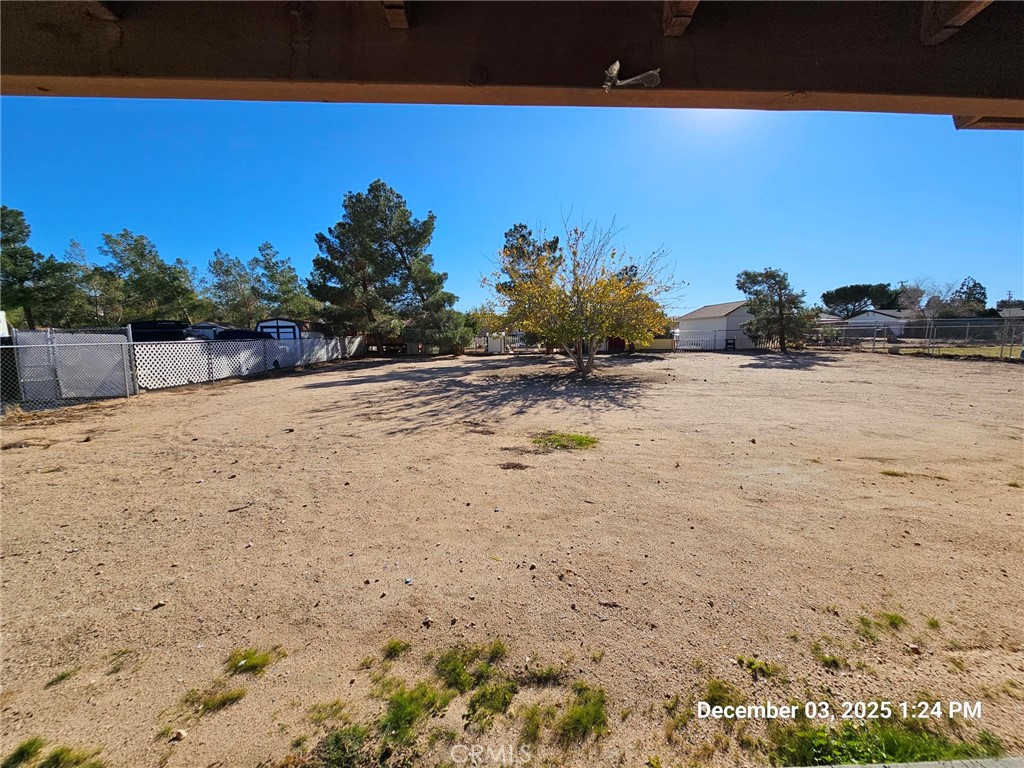 18891 Rock Springs Road Hesperia, CA 92345 - Photo 6 of 25 a view of a beach with a lake
