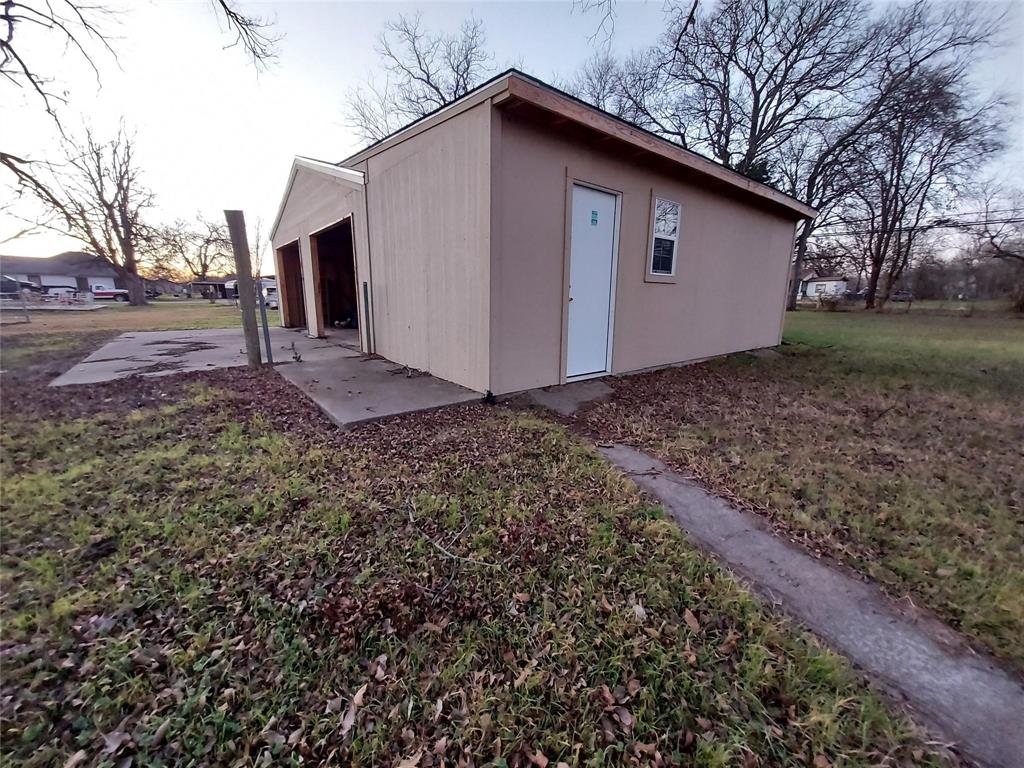 606 West Washington Avenue Whitney, TX 76692 - Photo 16 of 21