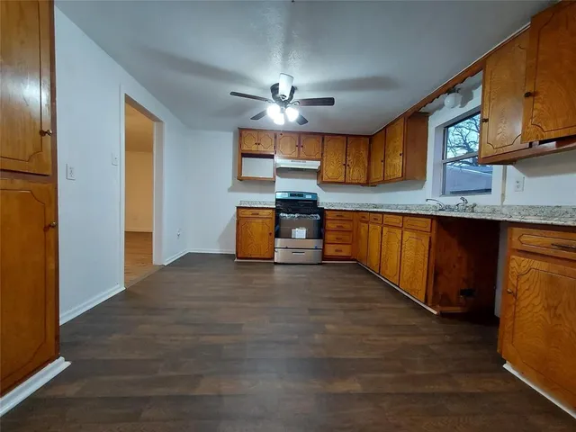 $1,150 | 606 West Washington Avenue, Whitney, TX 76692