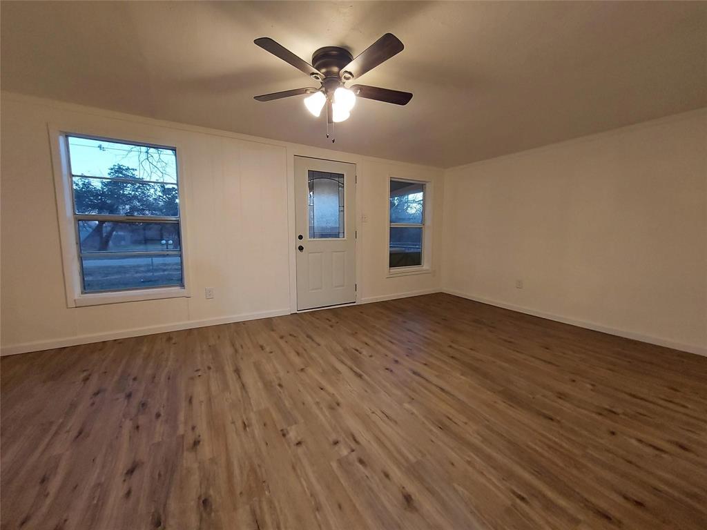 606 West Washington Avenue Whitney, TX 76692 - Photo 9 of 21