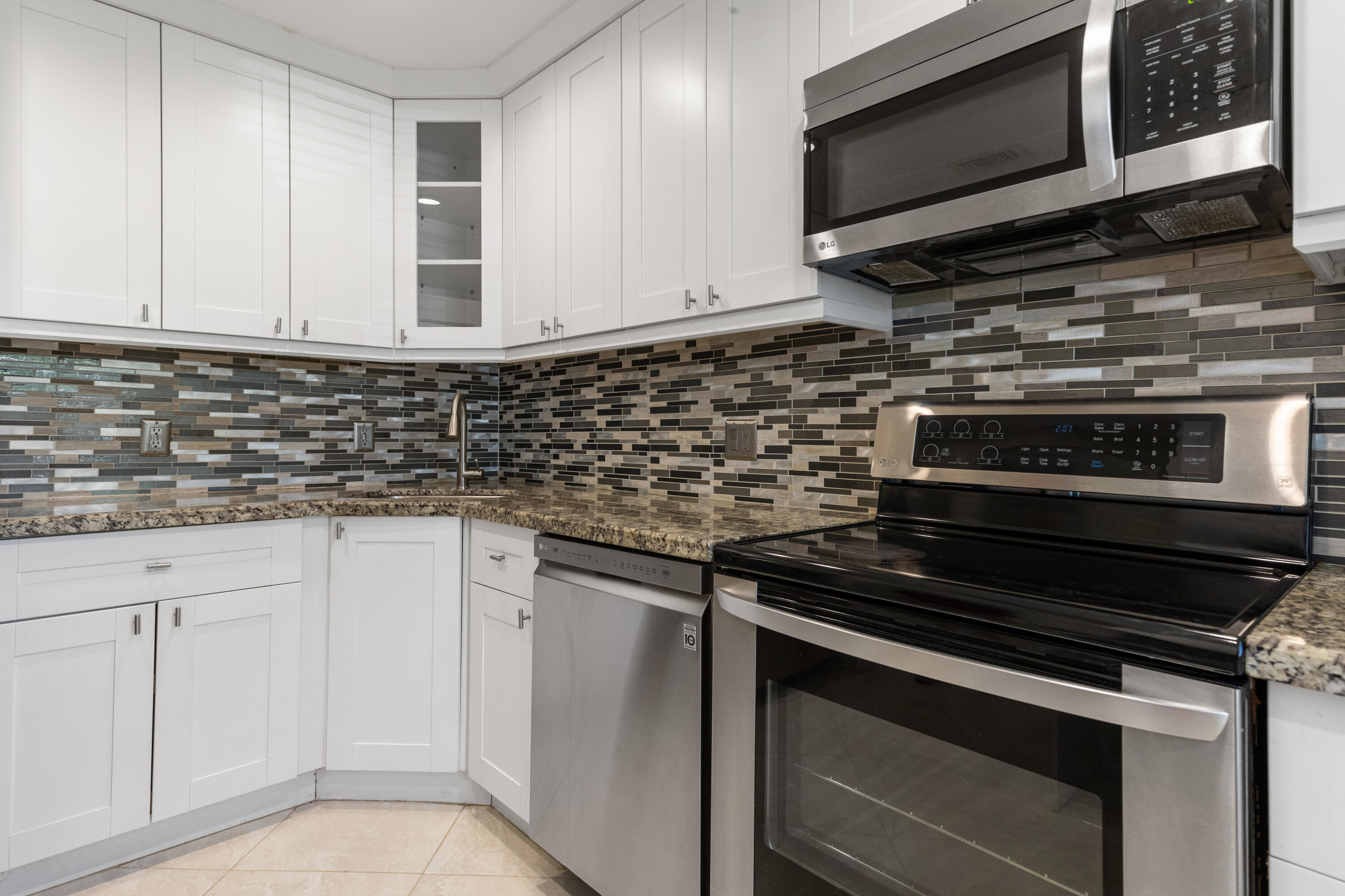 21851 Arriba Real, Unit L Boca Raton, FL 33433 - Photo 23 of 63 KITCHEN