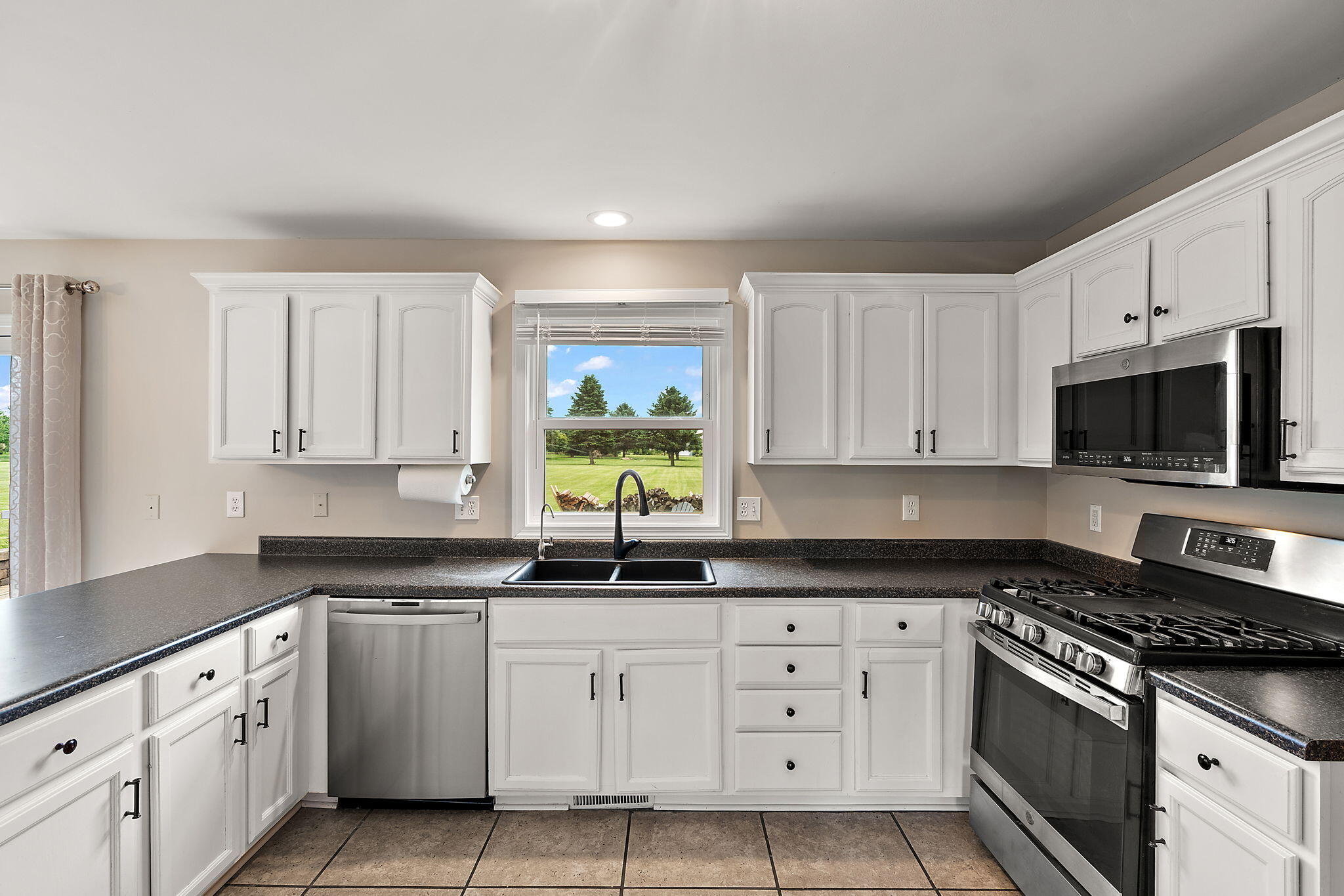 4489 East 101st Avenue Crown Point, IN 46307 - Photo 17 of 46 2048x1365