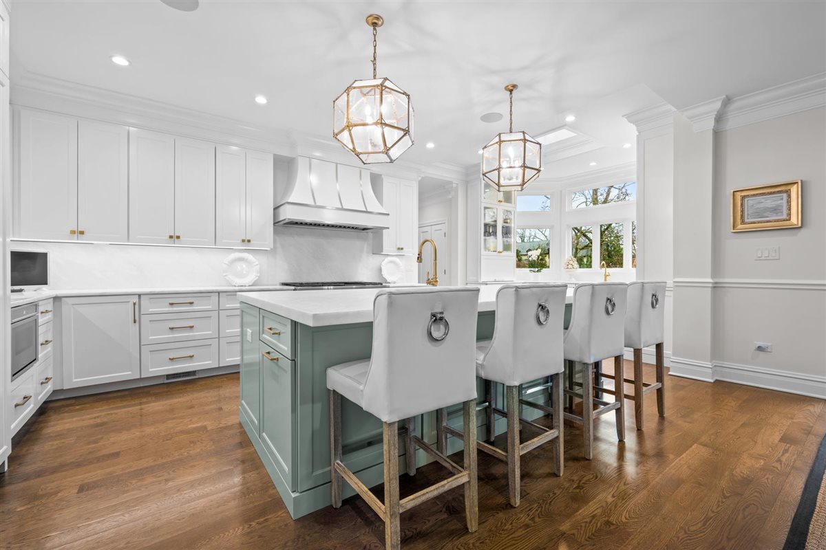 562 Earlston Road Kenilworth, IL 60043 - Photo 16 of 65