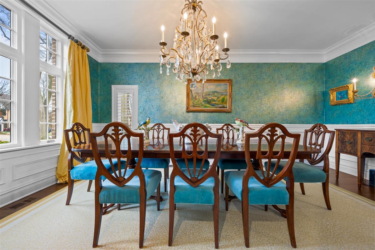 562 Earlston Road Kenilworth, IL 60043 - Photo 3 of 65