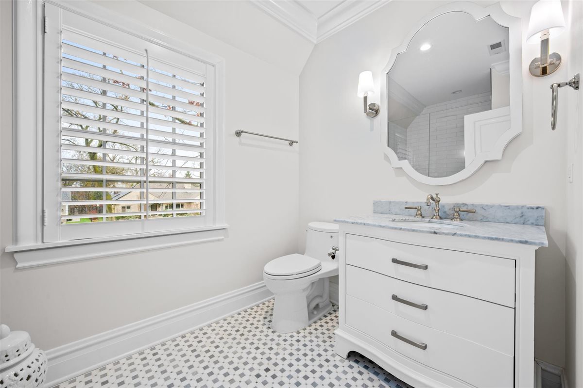 562 Earlston Road Kenilworth, IL 60043 - Photo 36 of 65