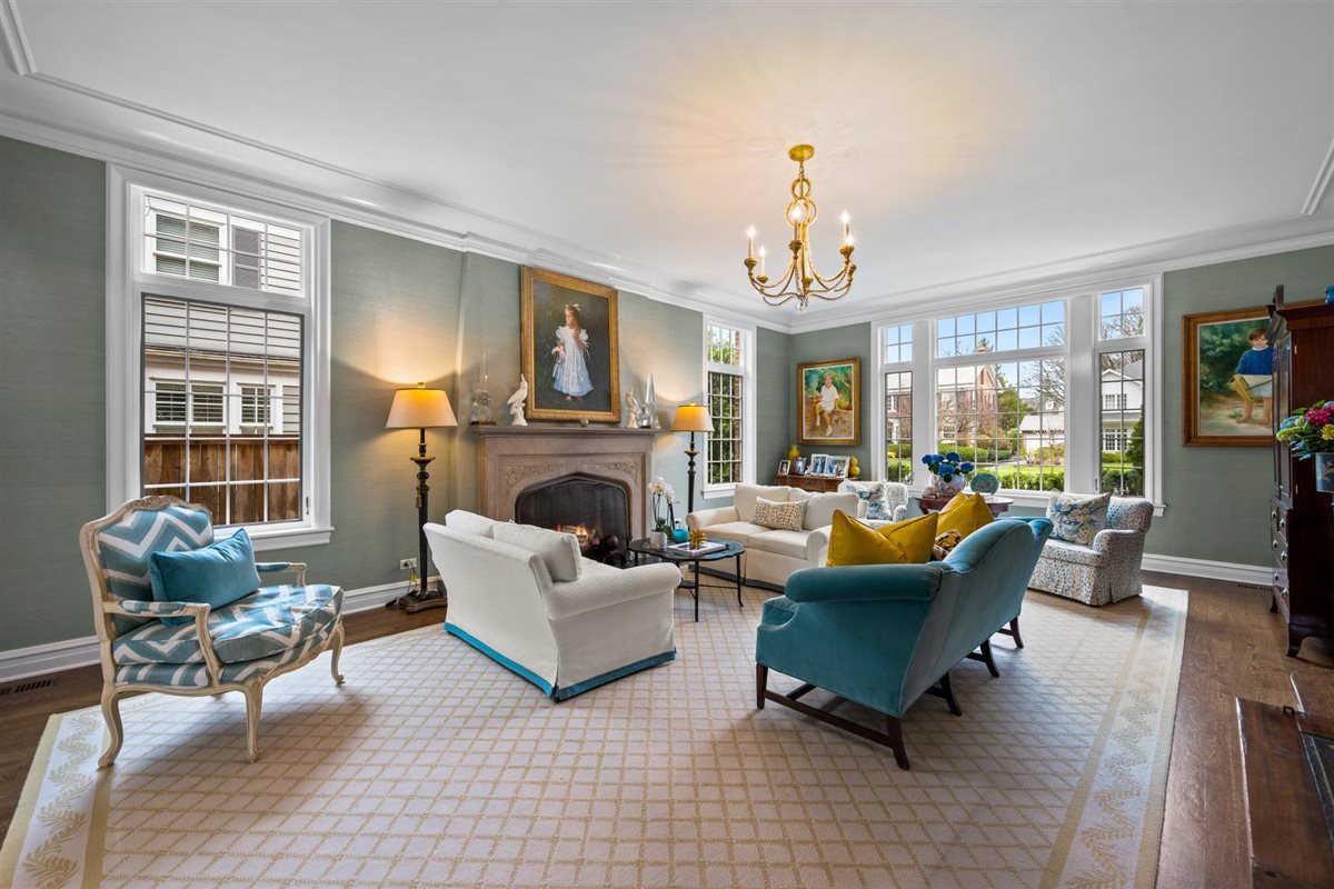 562 Earlston Road Kenilworth, IL 60043 - Photo 7 of 65