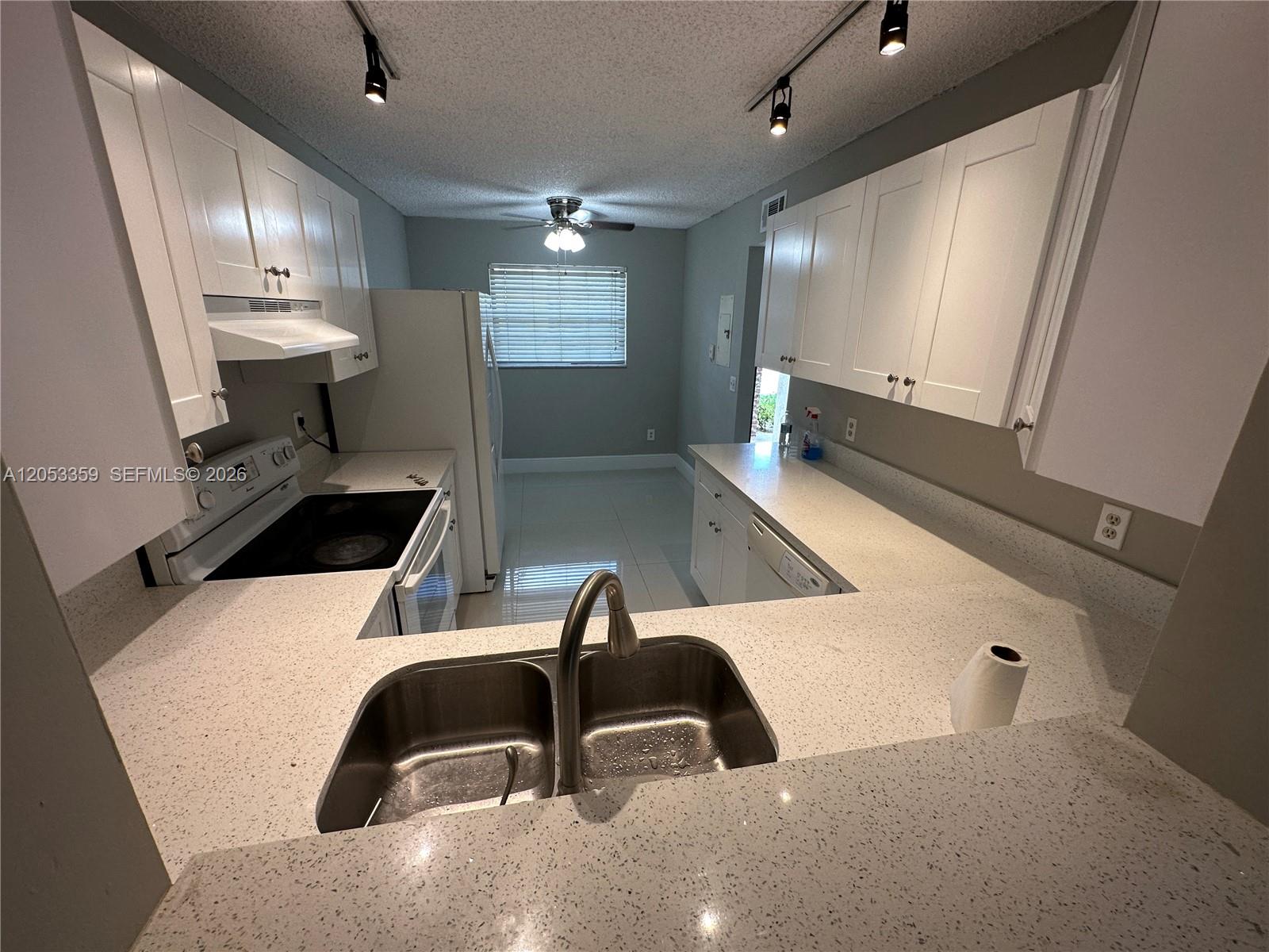 23442 Lyons Road, Unit 404 Boca Raton, FL 33428 - Photo 6 of 25