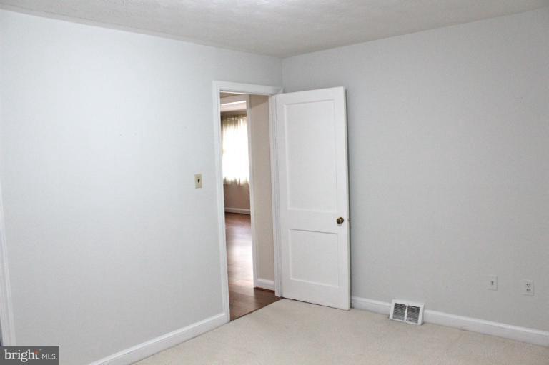 6722 Queens Road Alexandria, VA 22306 - Photo 20 of 28 Bedroom