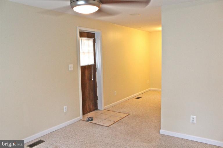 6722 Queens Road Alexandria, VA 22306 - Photo 7 of 28 Interior (General)