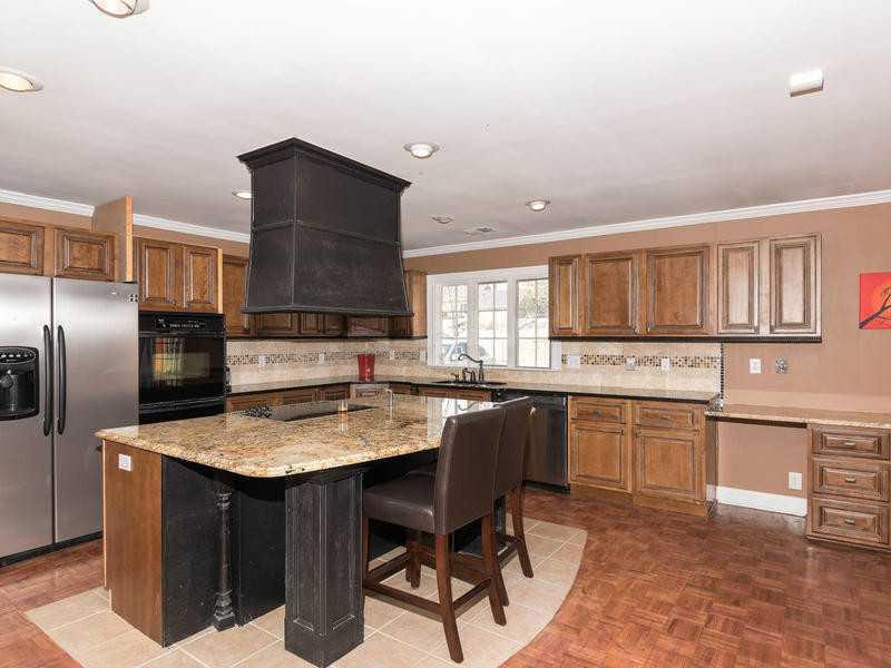7902 Fall Creek Road Indianapolis, IN 46256 - Photo 4 of 24 Gallery Image 4