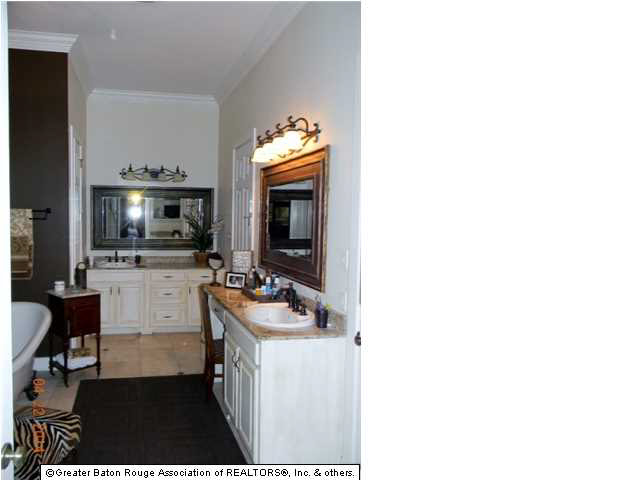 407 North River Road Denham Springs, LA 70726 - Photo 11 of 24 Gallery Image 11