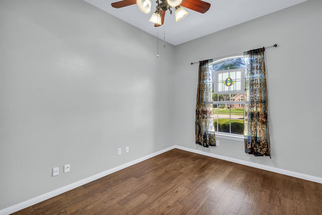 1065 Springhill Drive Saginaw, TX 76179 - Photo 8 of 40