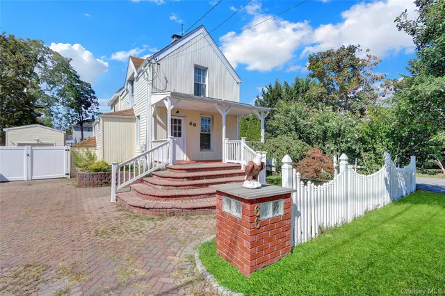 $599,000 | 66 Center Avenue, Bay Shore, NY 11706
