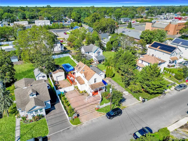 $599,000 | 66 Center Avenue, Bay Shore, NY 11706