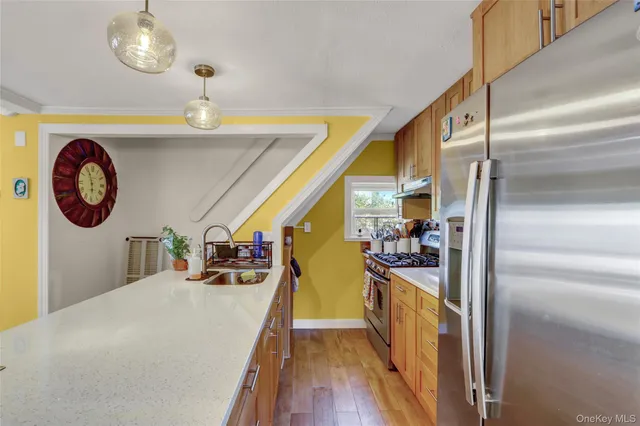 $599,000 | 66 Center Avenue, Bay Shore, NY 11706