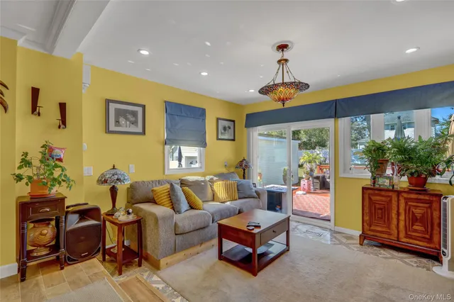 $599,000 | 66 Center Avenue, Bay Shore, NY 11706