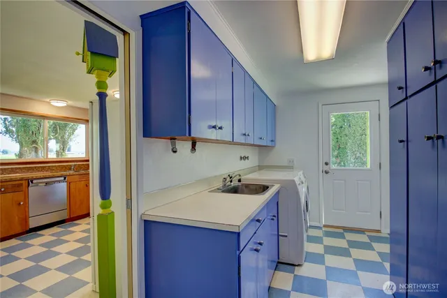 $665,000 | 16005 Laconner Whitney Road, La Conner, WA 98257