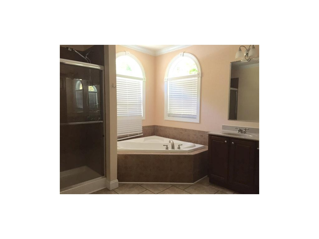 2834 Dry Creek Road Duffield, VA 24244 - Photo 15 of 24 Awesome Master Bath