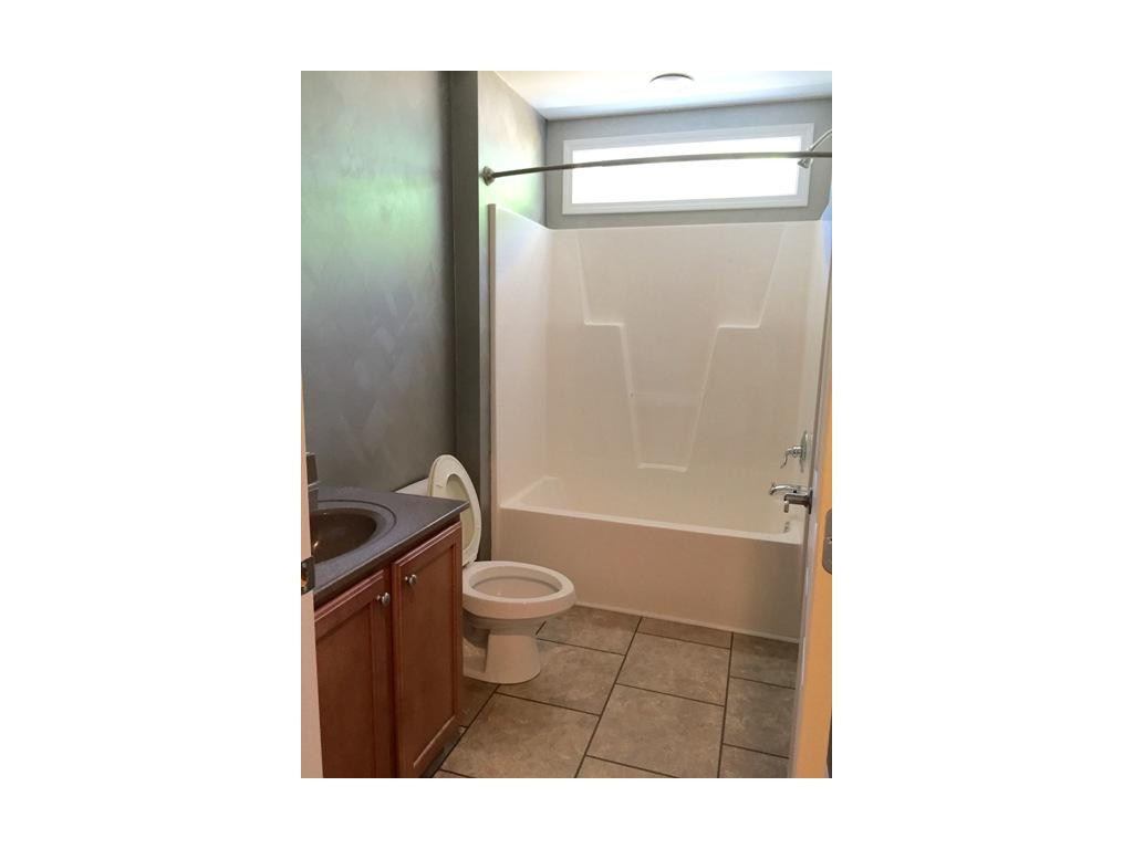 2834 Dry Creek Road Duffield, VA 24244 - Photo 20 of 24 Bath