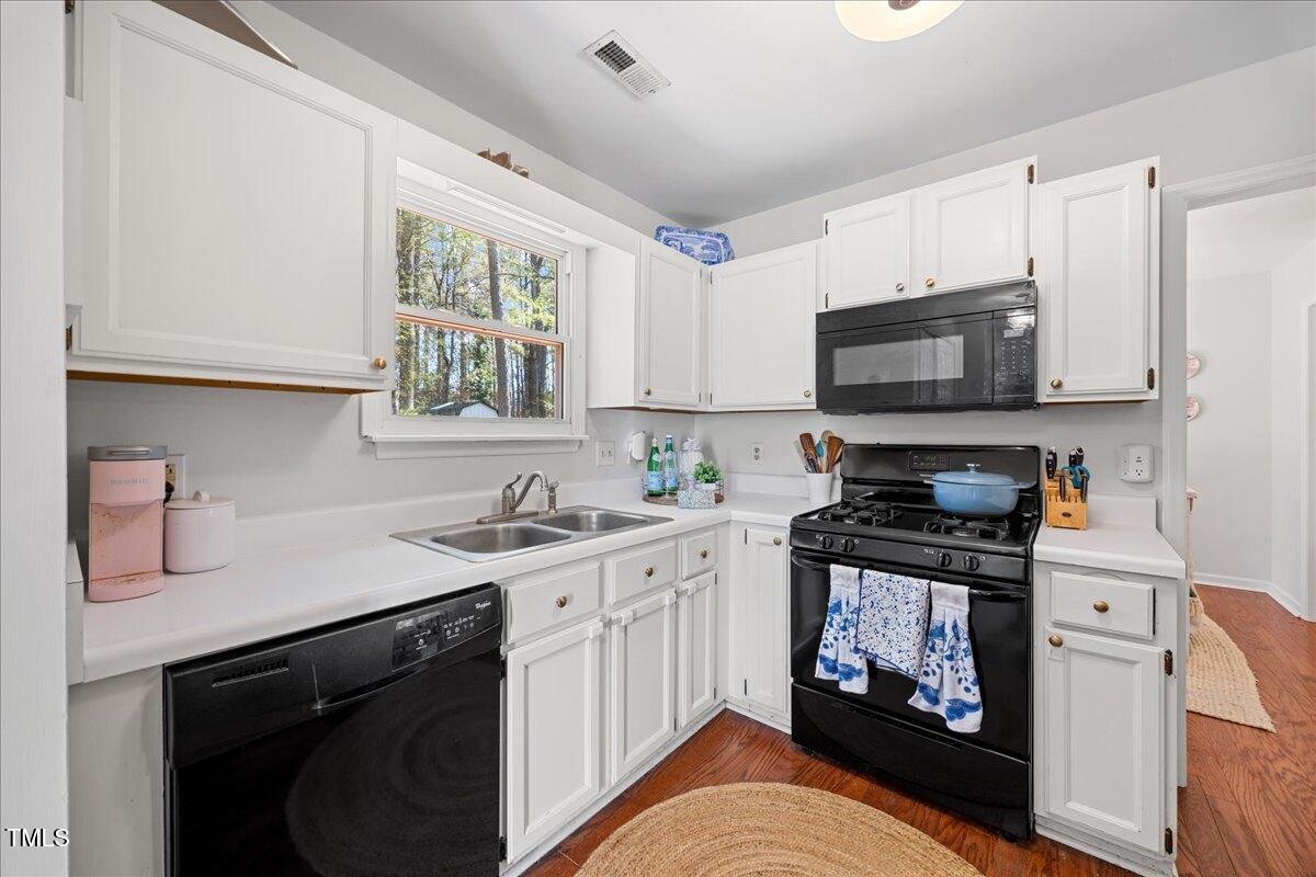 1052 Mills Street Raleigh, NC 27608 - Photo 13 of 36 13-2A1A6631