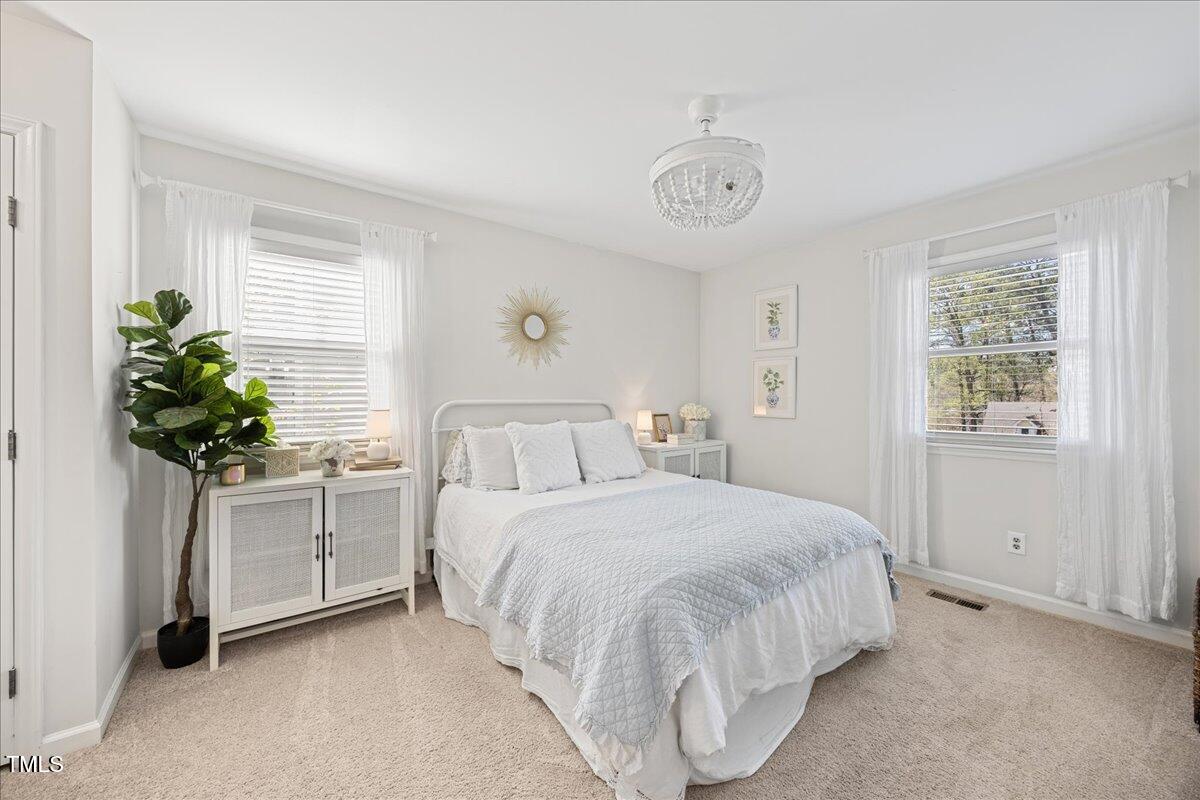 1052 Mills Street Raleigh, NC 27608 - Photo 19 of 36 19-2A1A6658